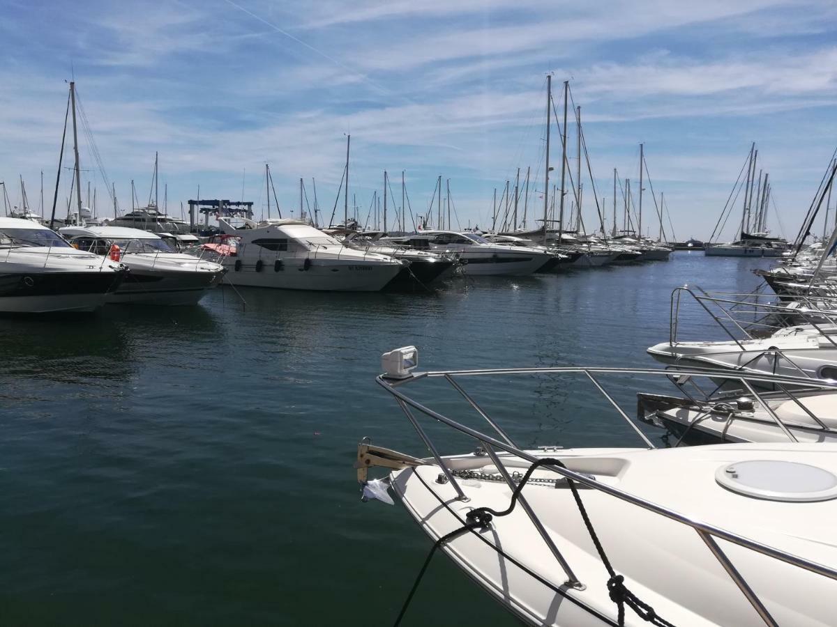 Le Stud Golfe-Juan Exterior foto